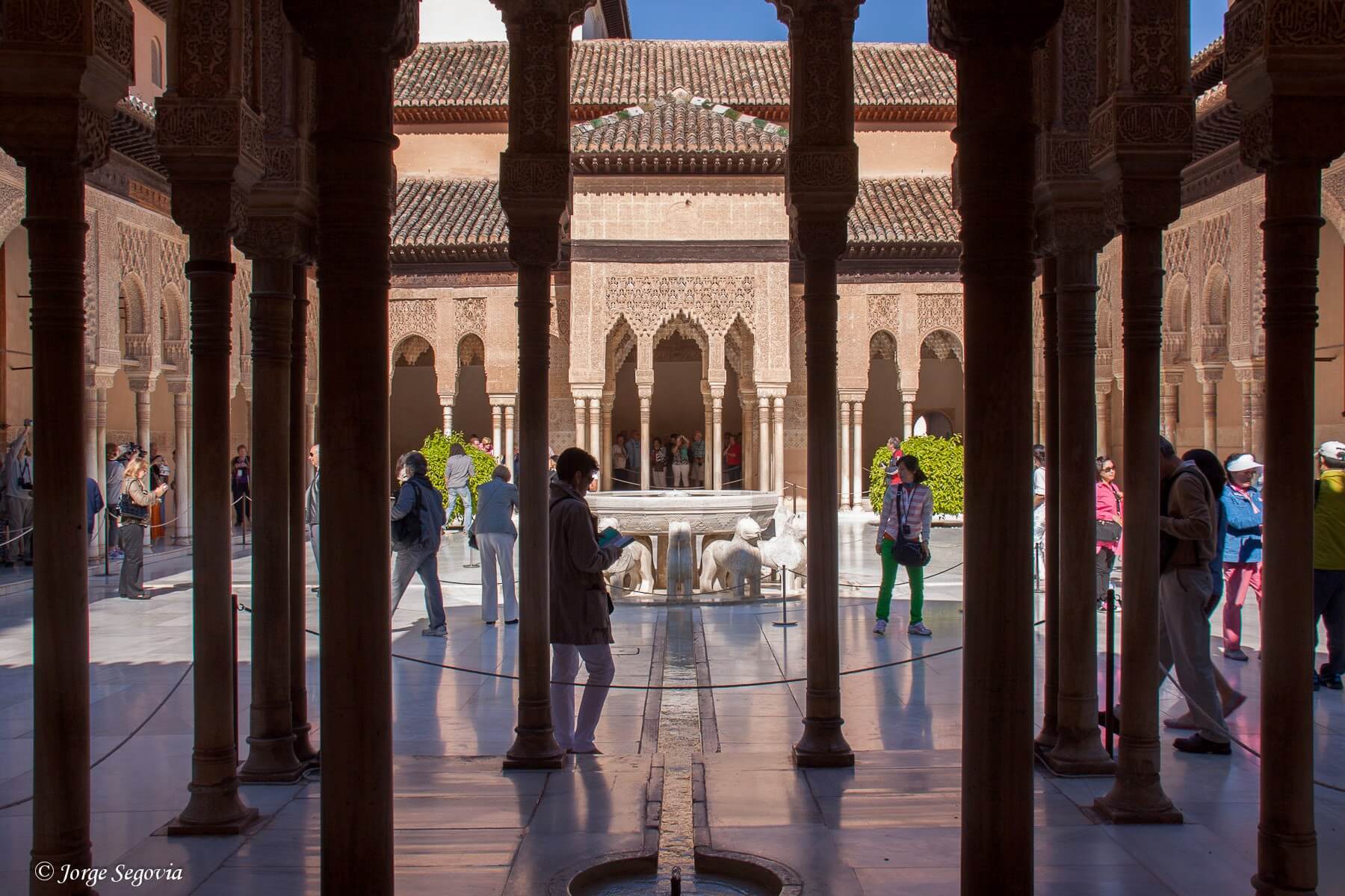 Patio de Los Leones de La Alhambra