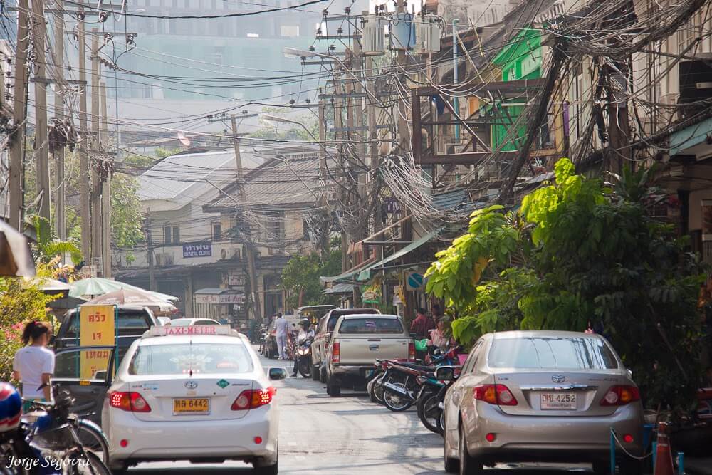 Bangkok: cables y sastrerías